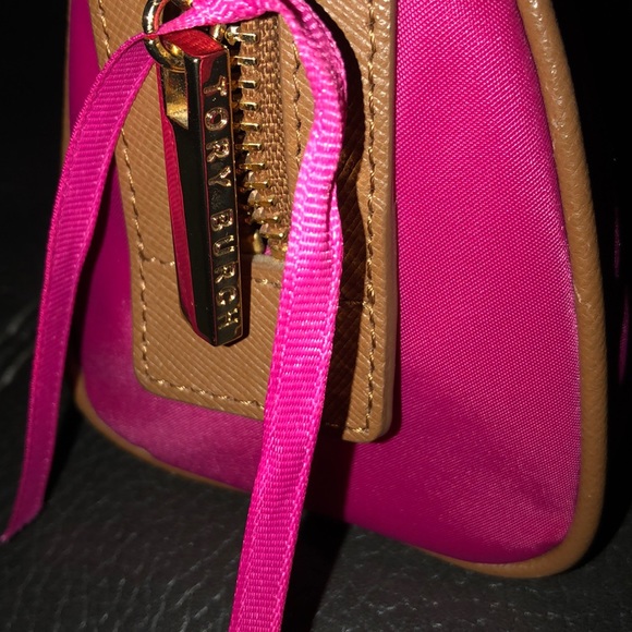 Tory Burch - cosmetic bag. Pink vinyl and tan leather. - Picture 8 of 9